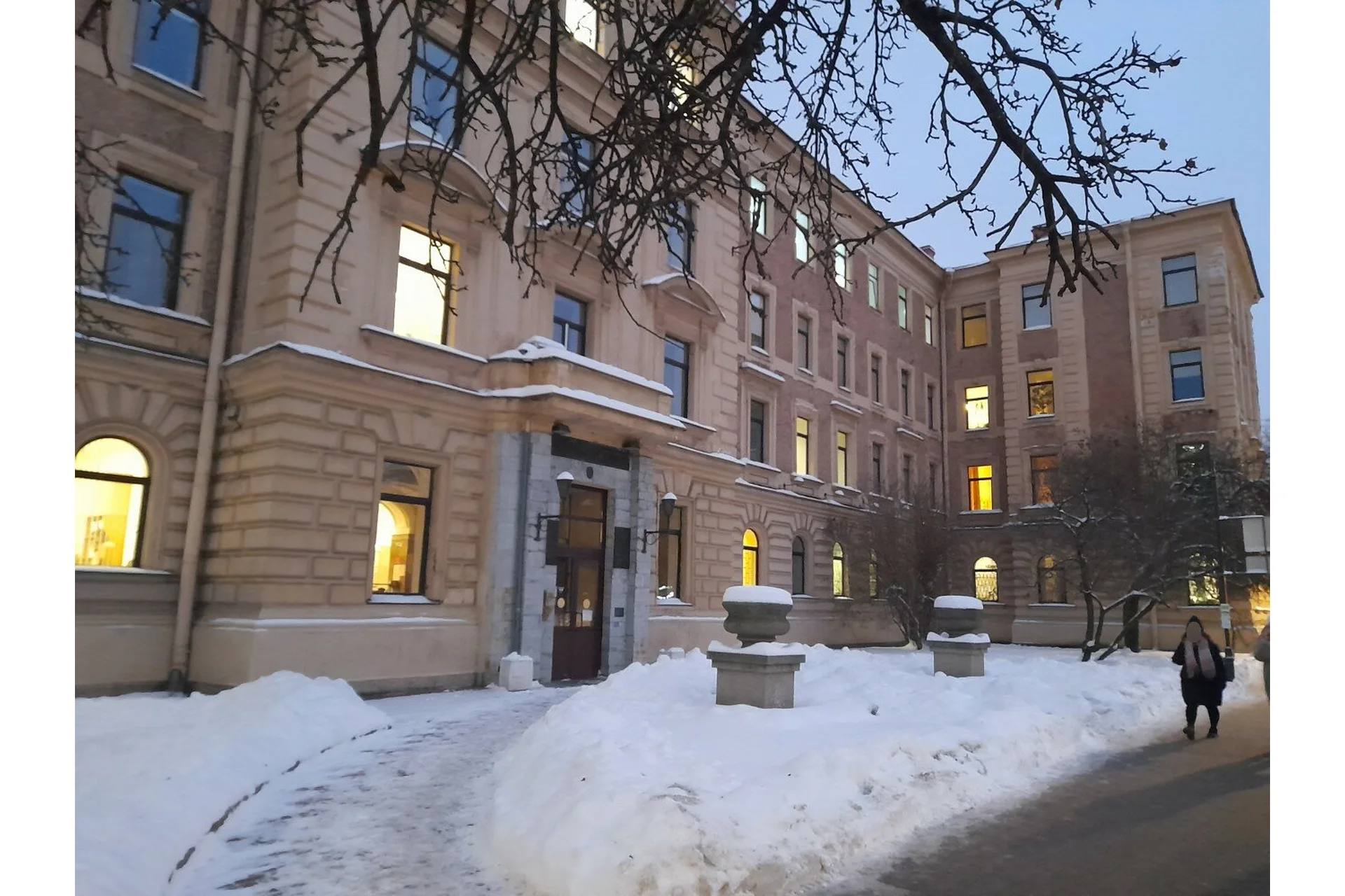 Pavlov First Saint Petersburg State Medical University campus and university infrastructure