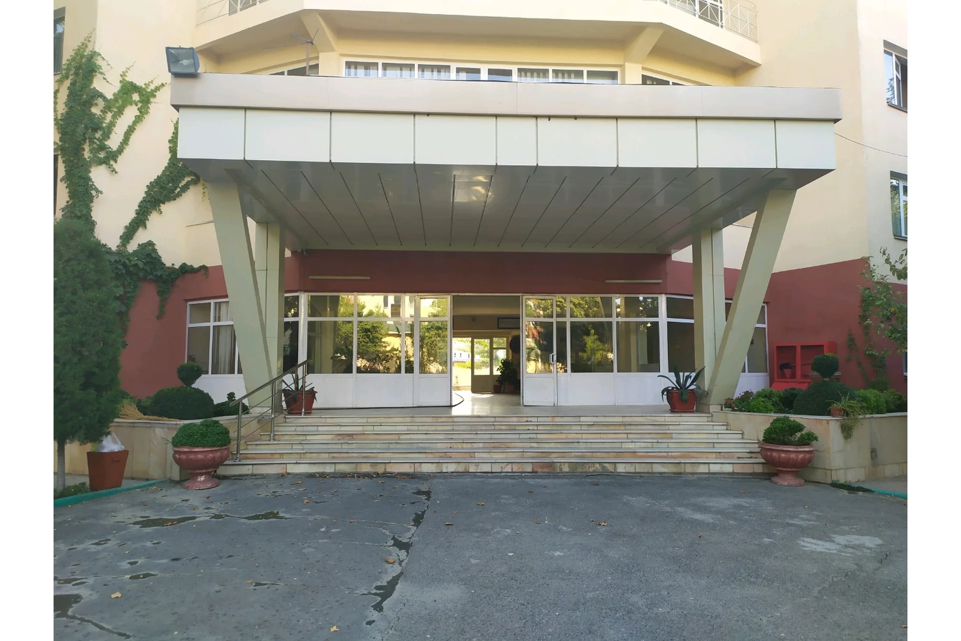 Tashkent State Medical University campus and university infrastructure